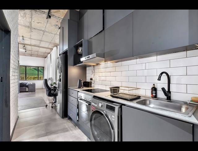 1 BEDROOM APARTMENT FOR SALE IN SANDOWN